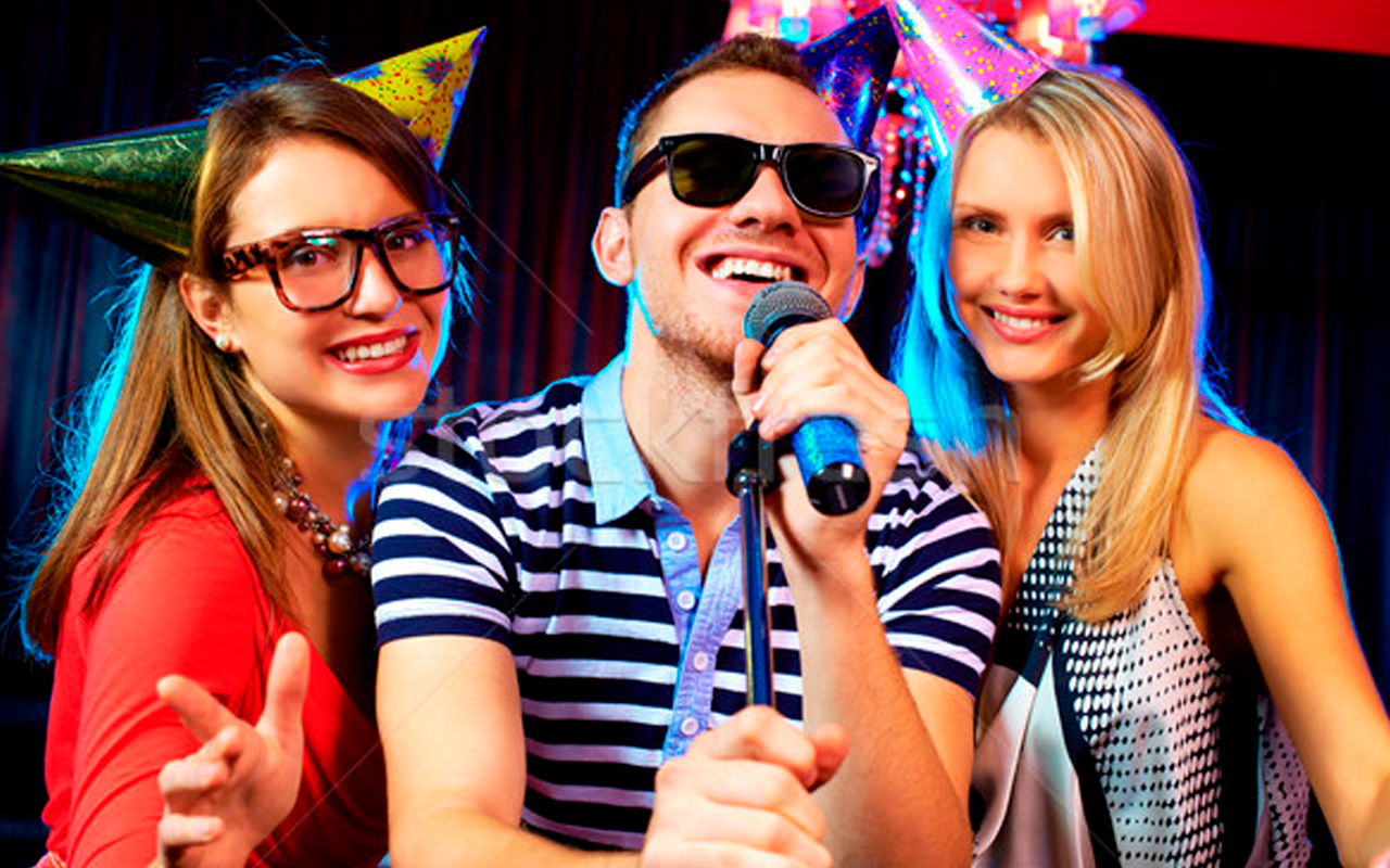 Fiesta de cumpleaños con karaoke