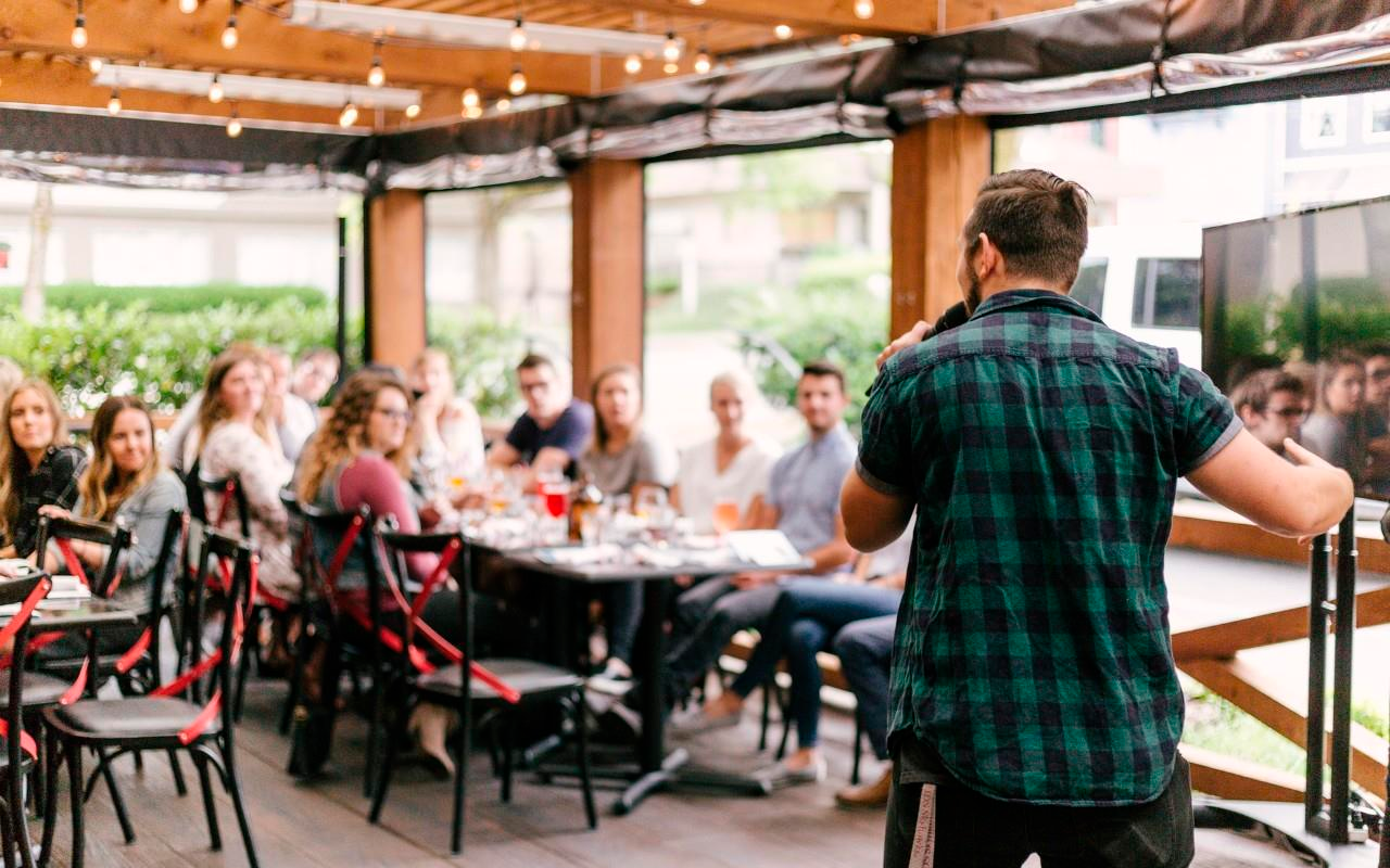 Karaoke en evento de team building